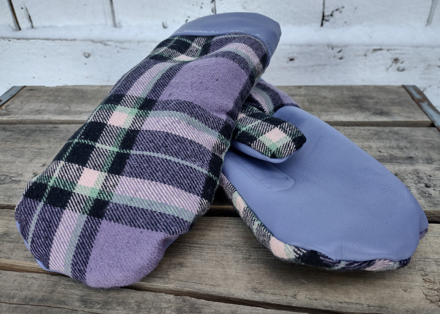 Lilac Mitts