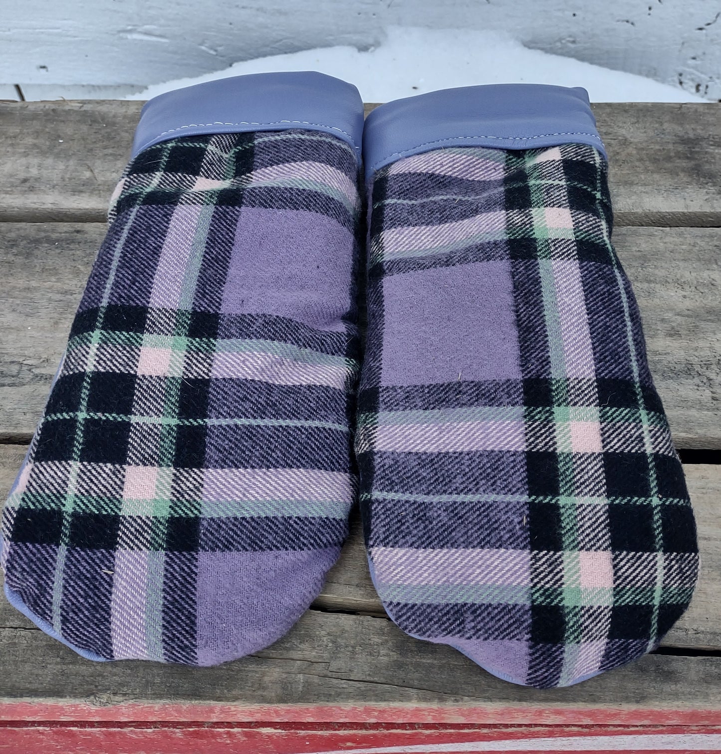 Lilac Mitts