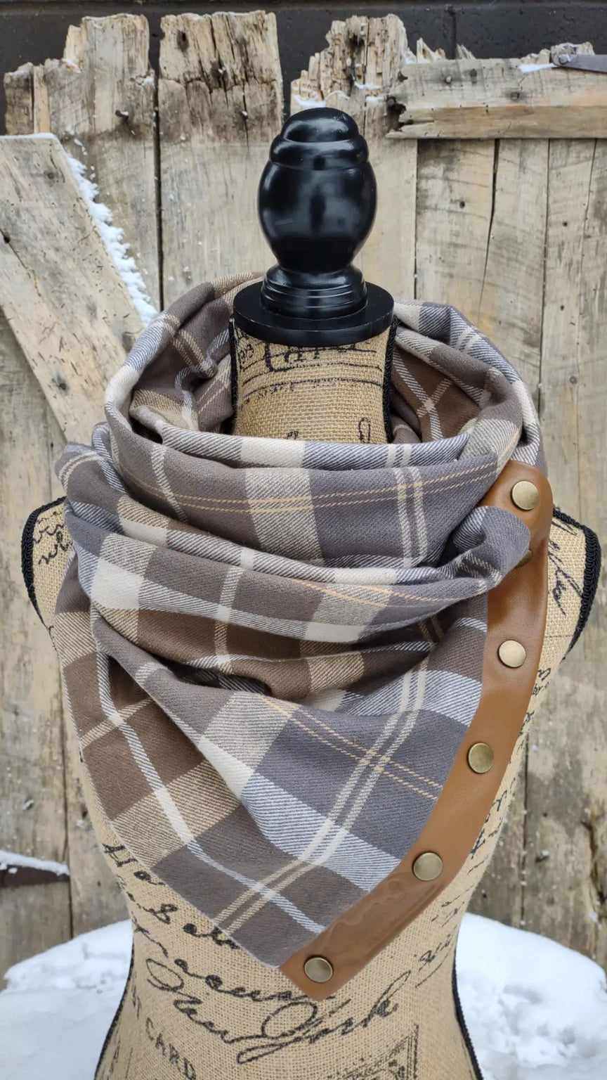 Mule Fawn Plaid